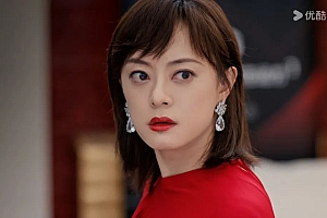 连上两部,开播收视第一,她开挂了!