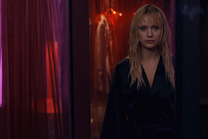 别只看尺度,这部科幻神作值得通宵看